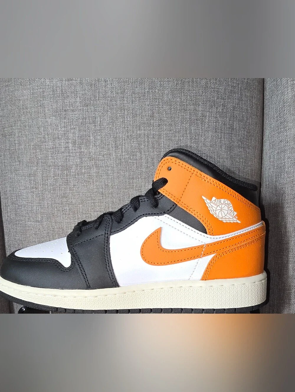 🚌 ✏️ 🍎Nike Air Jordan 1 Mid (GS)
